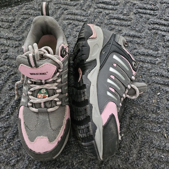 Safety shoes by Wolverine - Picture 1 of 2